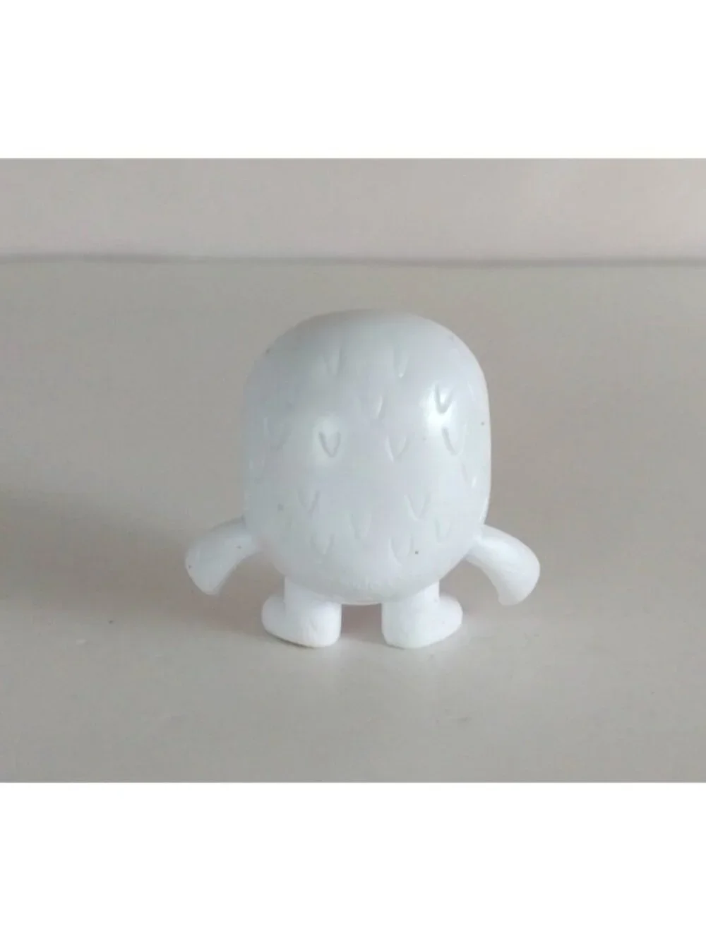 Toikido Pinata Smashlings Rainbow Pods Series 1 Marsh Collectible Mini Figure